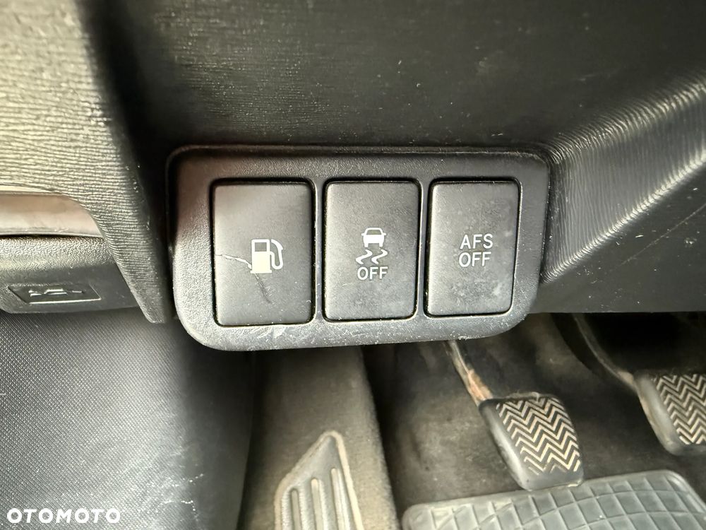 Toyota Avensis 1.8 Premium EU5 - 12