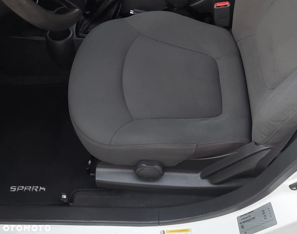 Chevrolet Spark 1.0 - 23