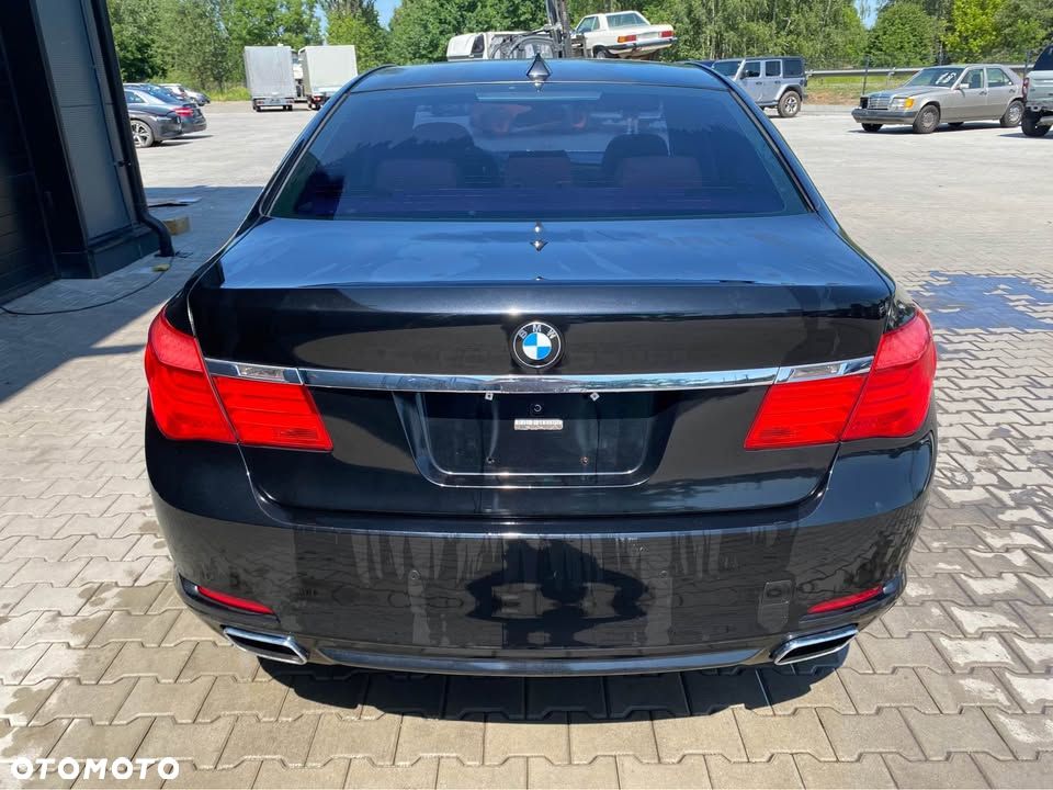 BMW Seria 7 740i - 4