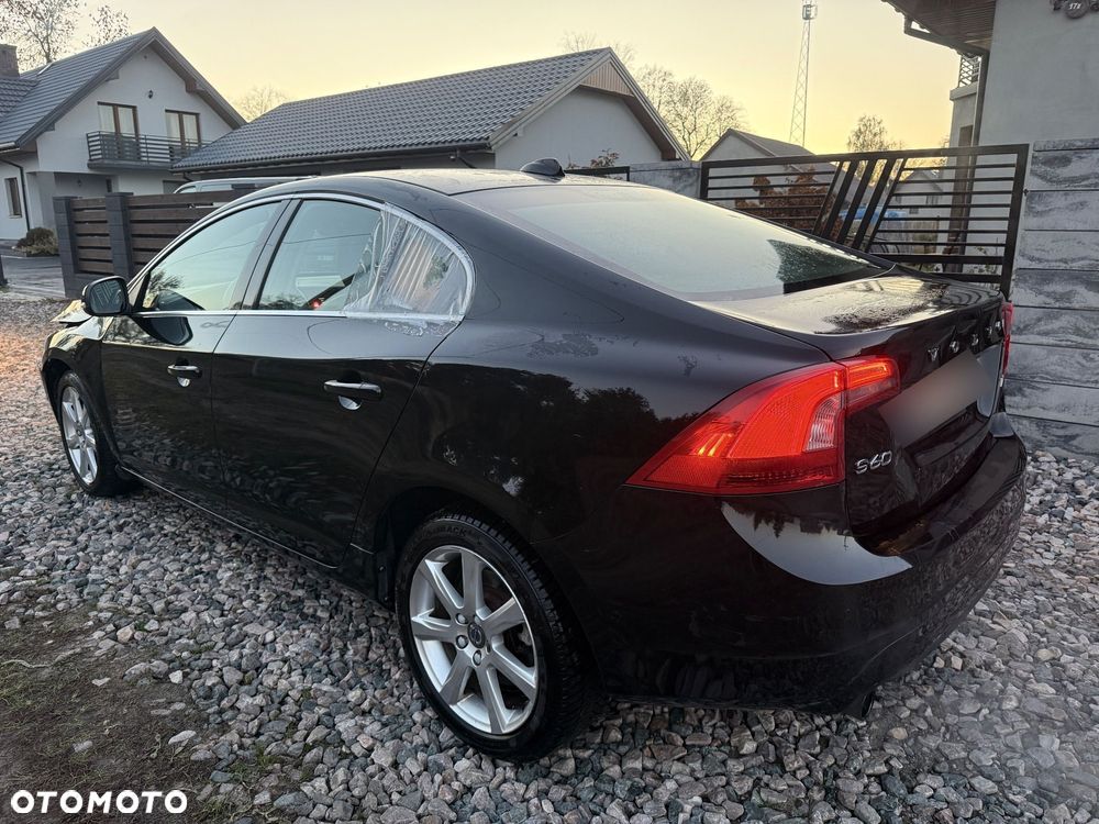 Volvo S60 D2 Drive-E Dynamic Edition (Momentum) - 4