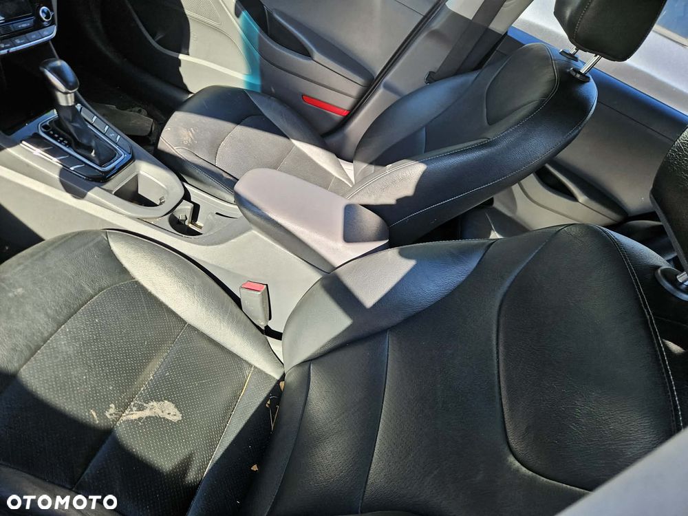 Hyundai IONIQ 1.6 GDI Premium - 11