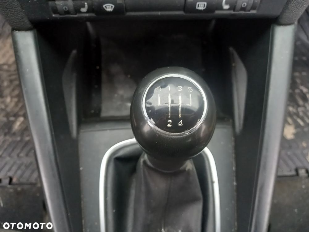 AUDI A3 8P PULPIT KONSOLA DESKA ROZDZIELCZA - 14