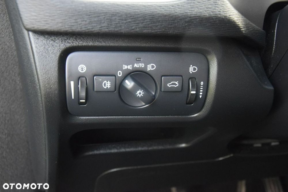 Volvo V40 D2 Kinetic - 24