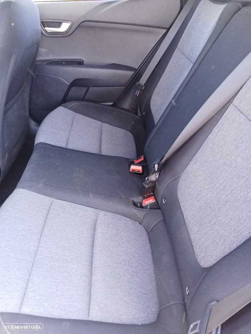 Kia Stonic 1.2 Dynamic - 6