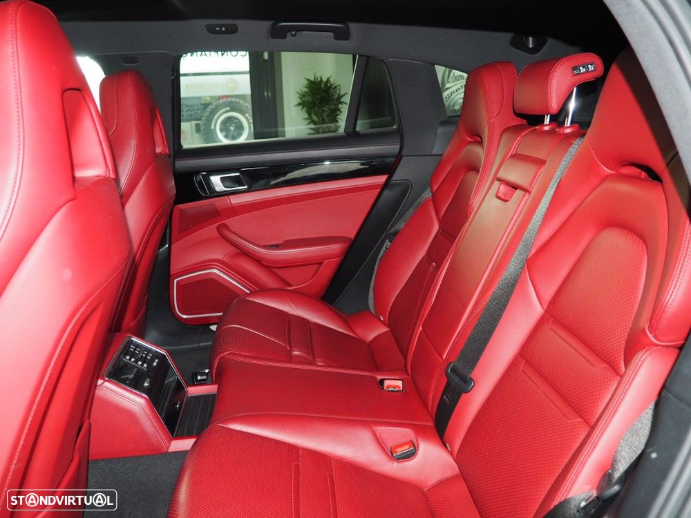 Porsche Panamera Sport Turismo - 10