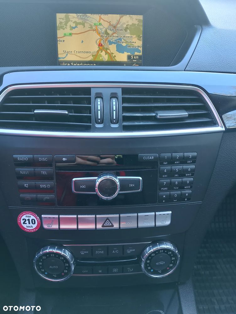 Mercedes-Benz Klasa C 180 CGI BlueEff Avantgarde - 12