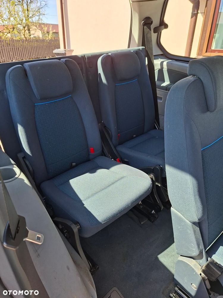 Ford Galaxy - 13