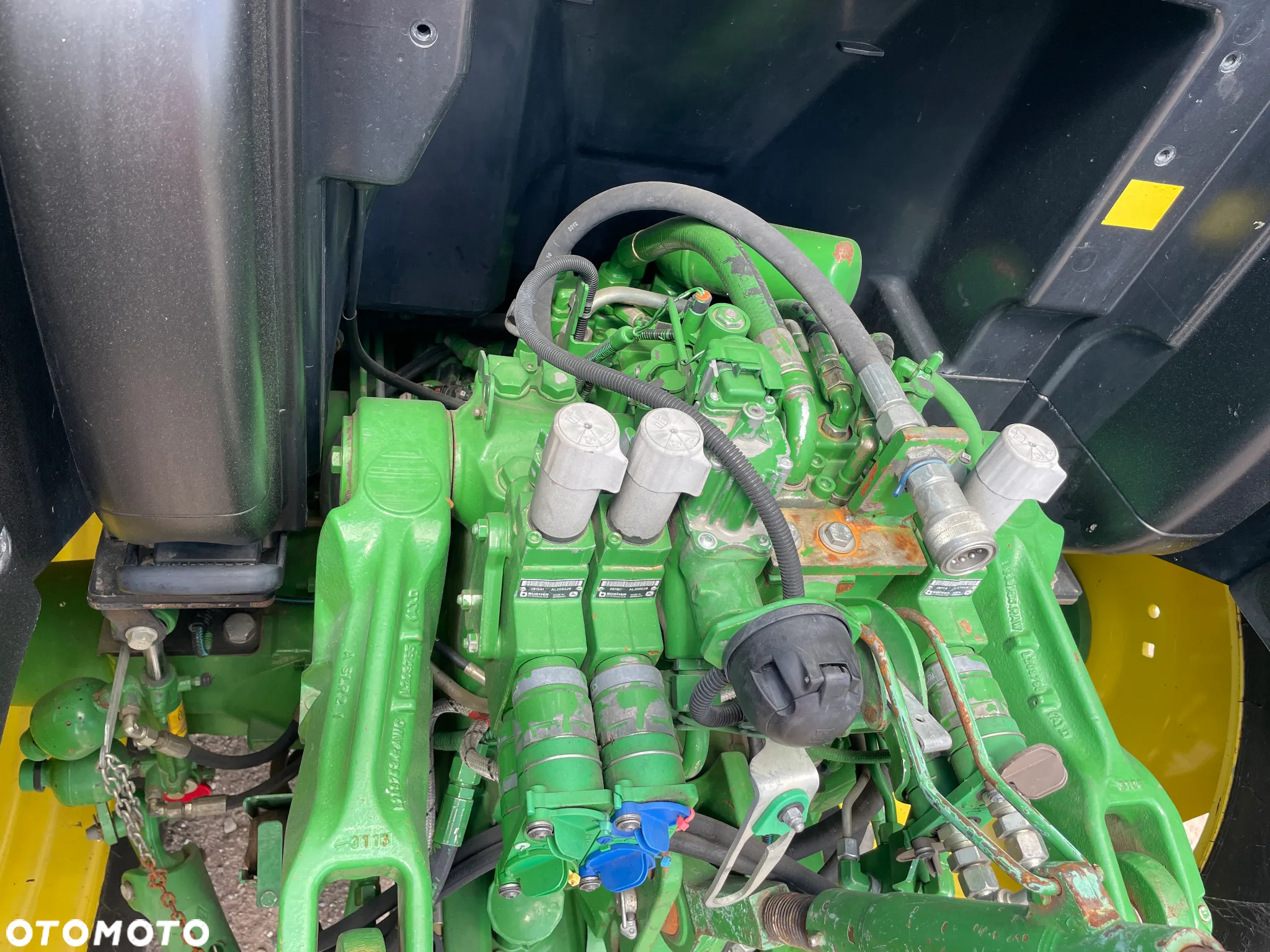 John Deere 6105R - 8