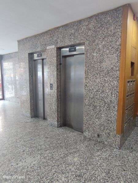 Loja Comercial Centro comercial dos Aviadores - Grande imagem: 3/12