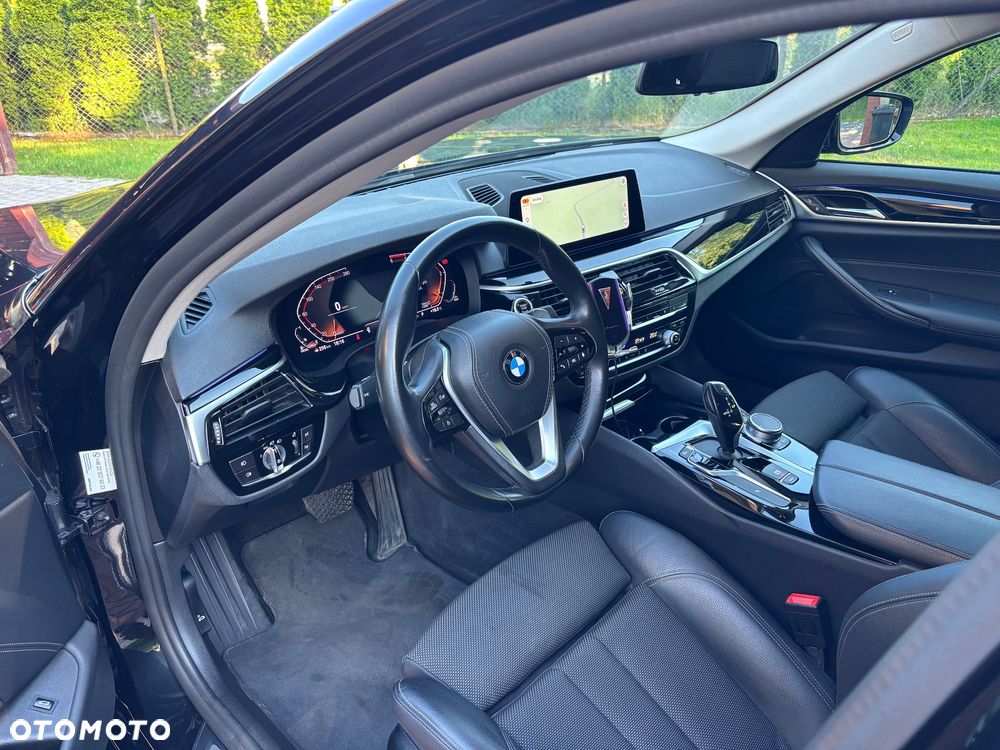 BMW Seria 5 518d Sport Line sport - 18