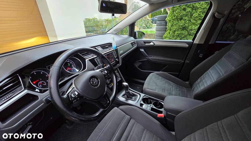 Volkswagen Touran 1.6 TDI SCR BlueMotion Technology DSG Trendline - 13