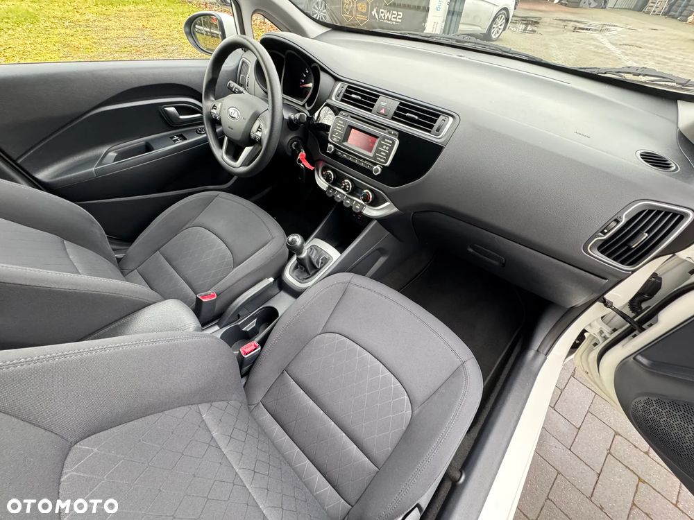 Kia Rio 1.2 Attract - 33