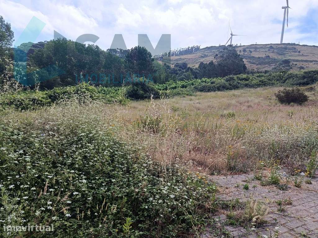 Terreno Urbano em zona privilegiada - Grande imagem: 2/23