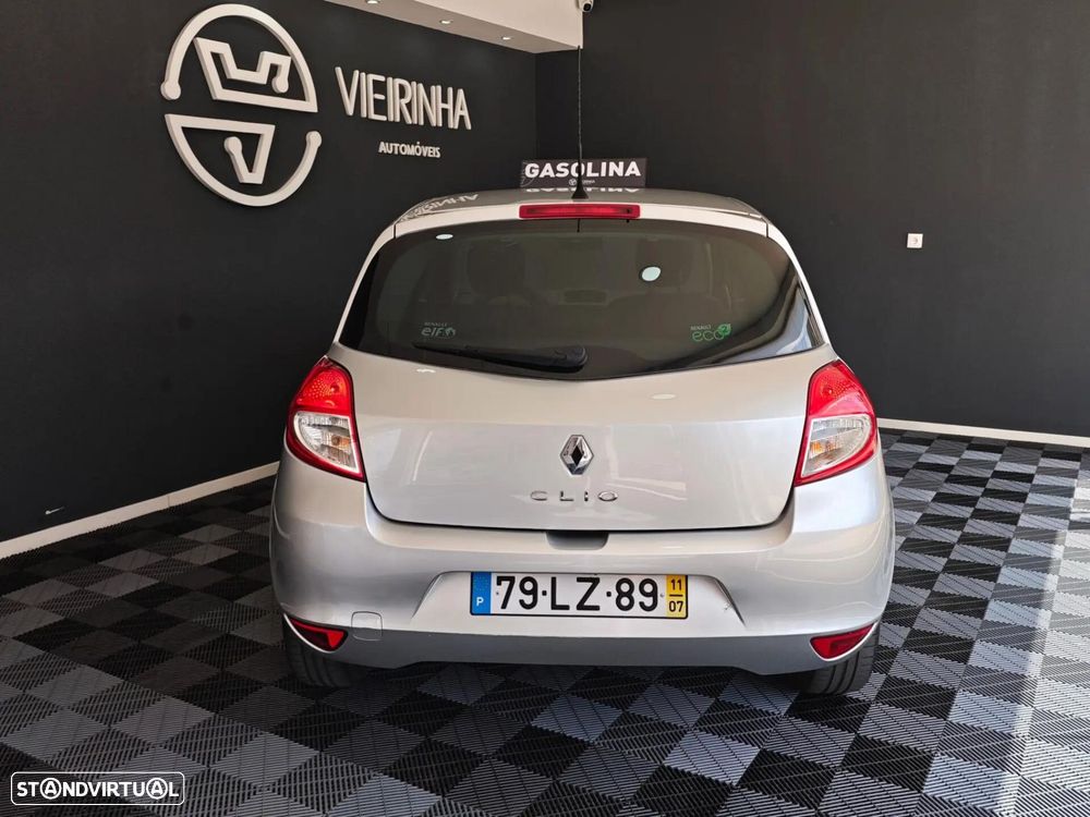 Renault Clio - 21