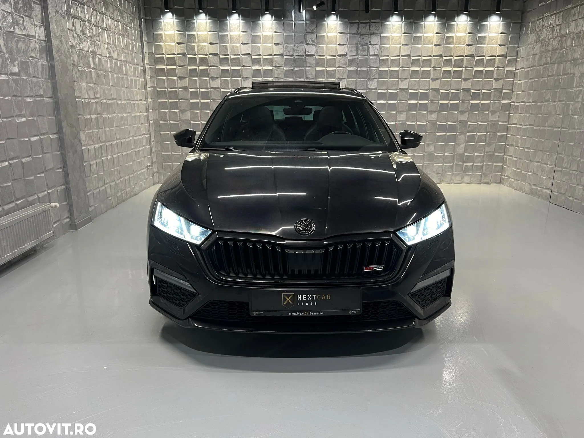 Skoda Octavia Combi 2.0 TDI DSG RS - 2