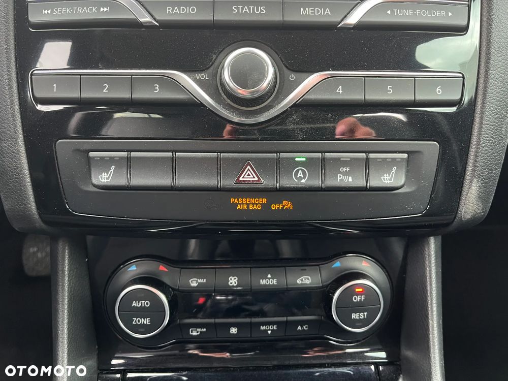 Infiniti Q30 - 29