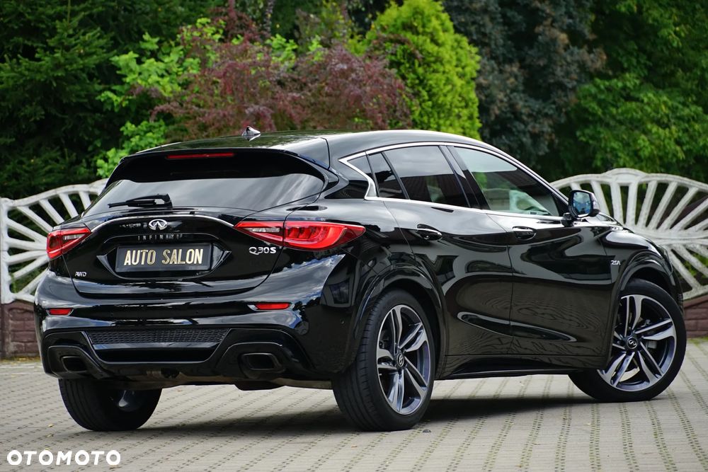 Infiniti Q30 2.0t DCT AWD Sport - 14