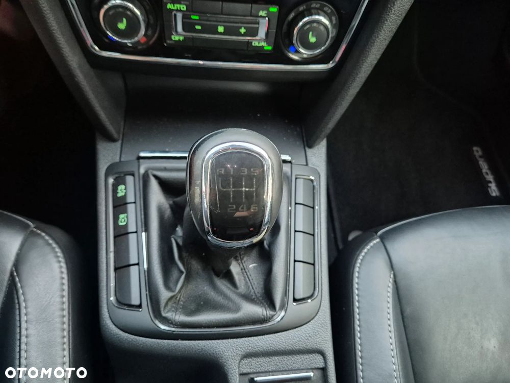 Skoda Superb 1.8 TSI Elegance - 30
