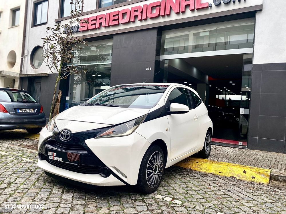 Toyota Aygo 1.0 X-Play+AC+X-Touch - 1