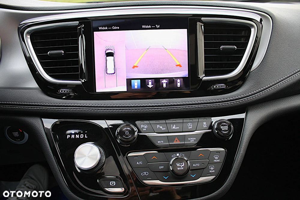 Chrysler Pacifica - 27