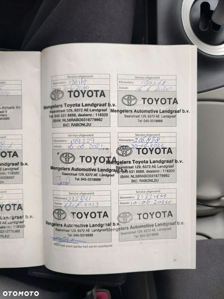 Toyota Prius 1.8 HSD Sol - 17