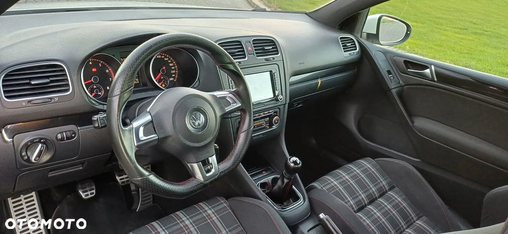 Volkswagen Golf 2.0 GTI - 14