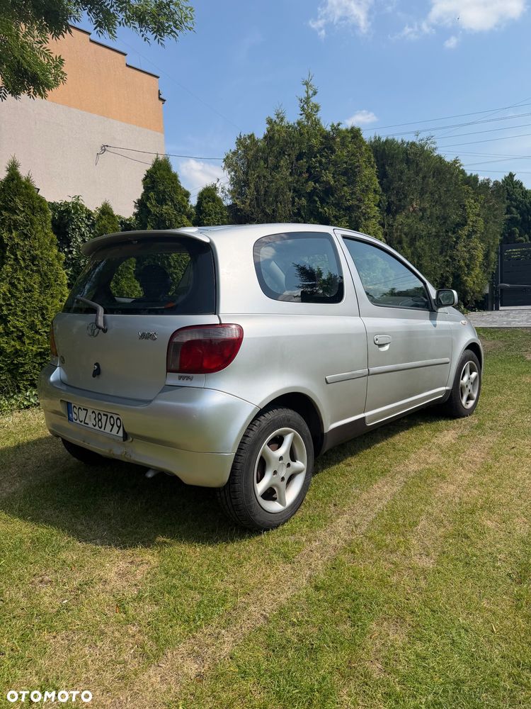 Toyota Yaris 1.0 Base - 6