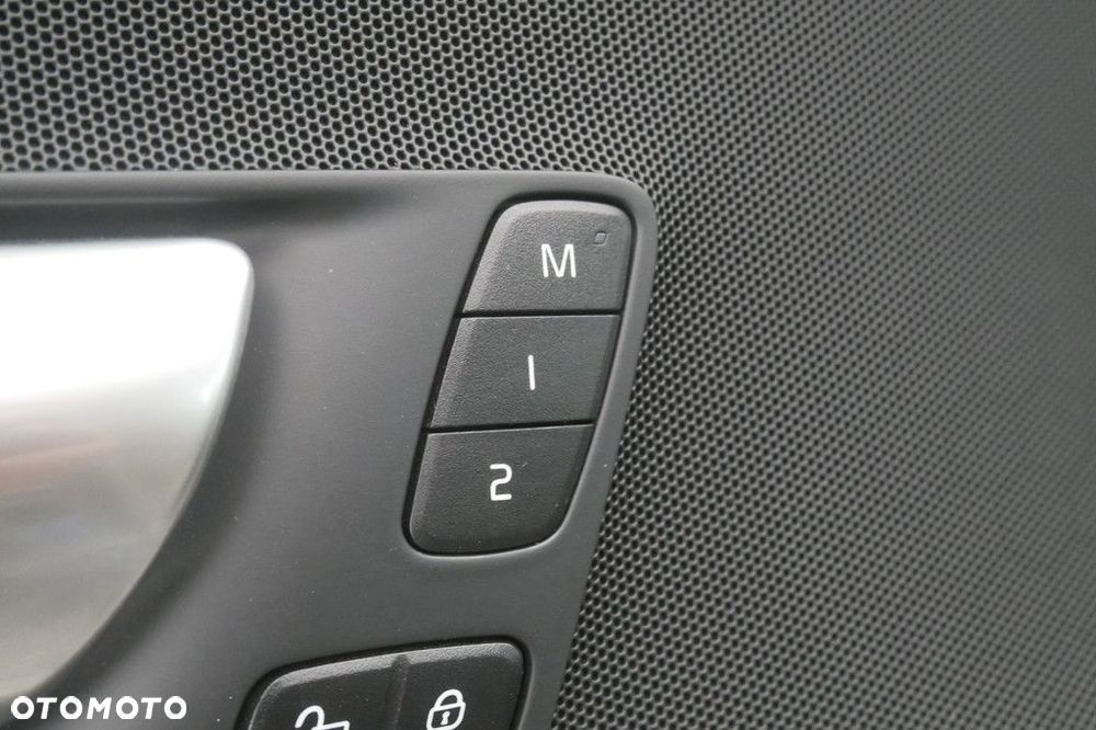 Volvo XC 60 - 30
