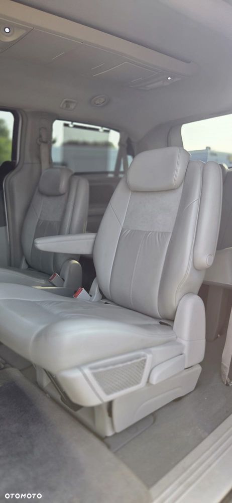 Chrysler Town & Country 4.0 Limited - 24