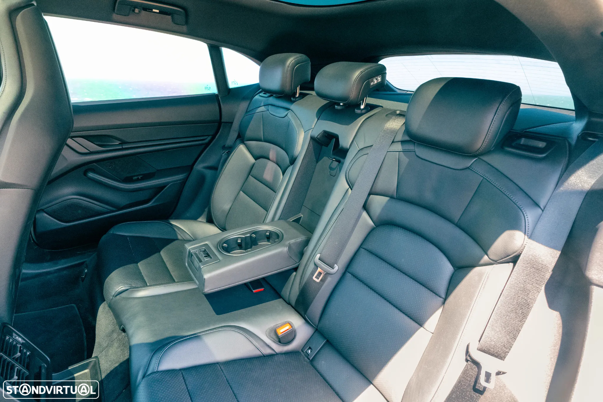 Porsche Taycan Sport Turismo - 27