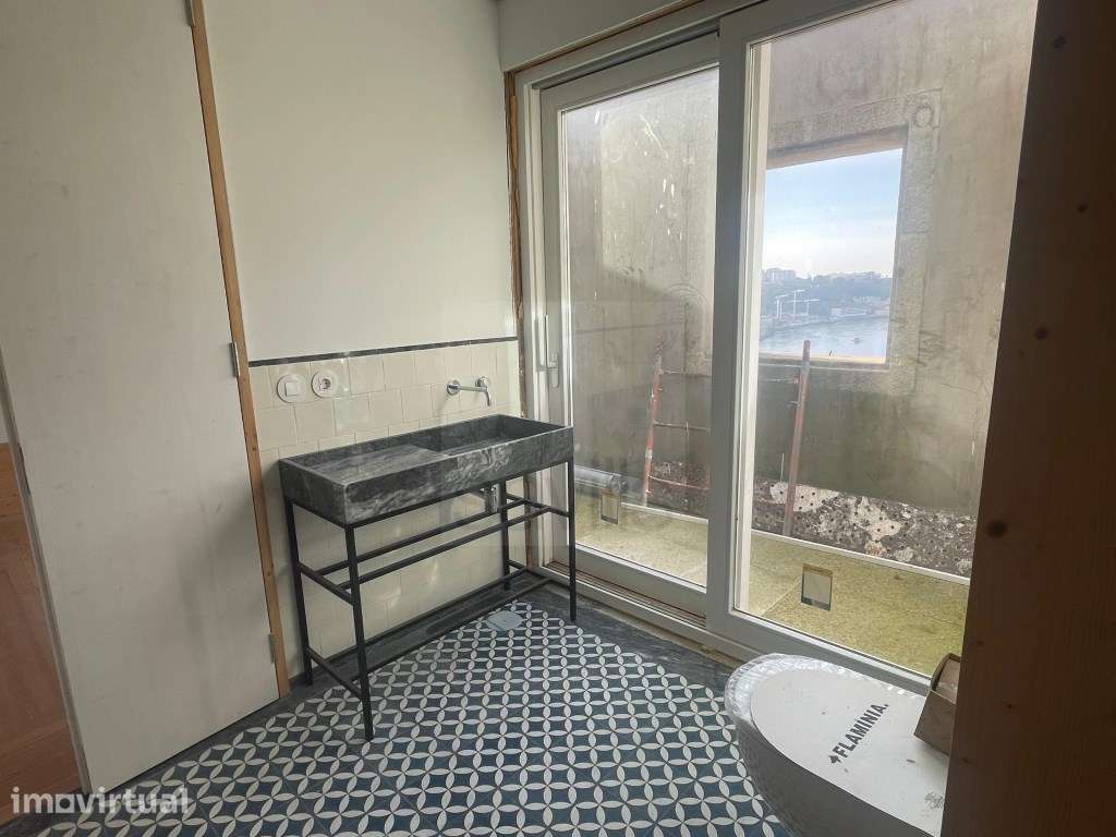 T2 duplex nas Virtudes com jardim a poente - Porto - Grande imagem: 5/12