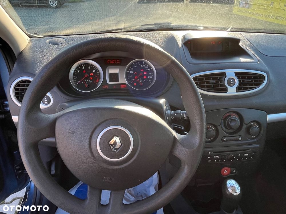 Renault Clio 1.2 16V TCE Alize - 9
