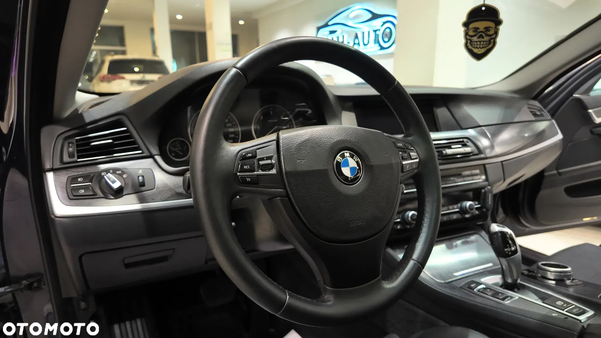 BMW Seria 5 520d - 34