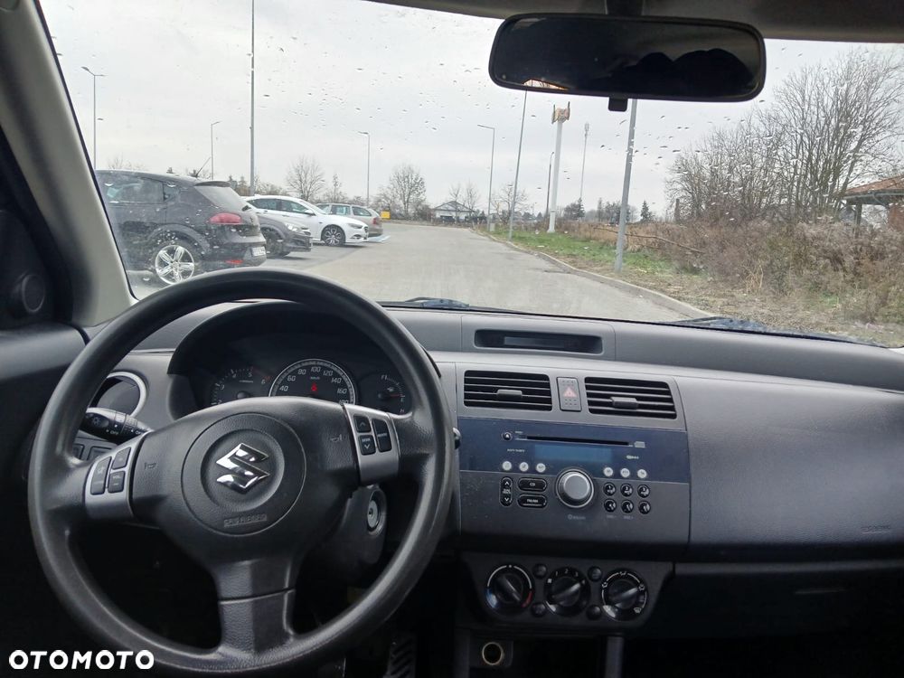 Suzuki Swift 1.3 DDiS 16v GLX - 6