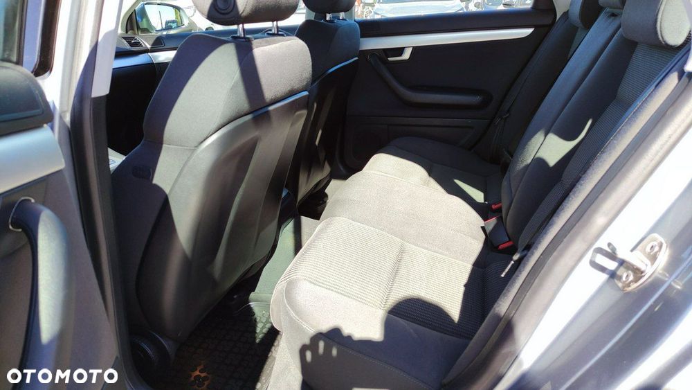 Audi A4 Limousine - 7
