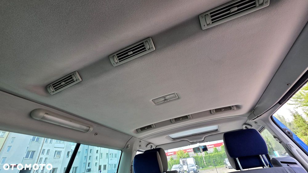 Volkswagen Multivan - 34