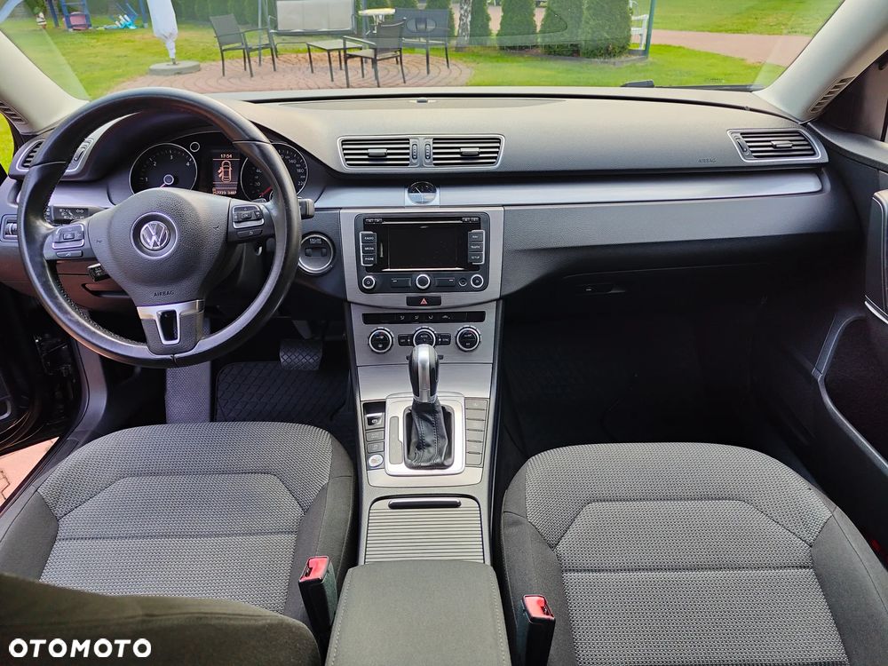 Volkswagen Passat 2.0 TDI Comfortline DSG - 11