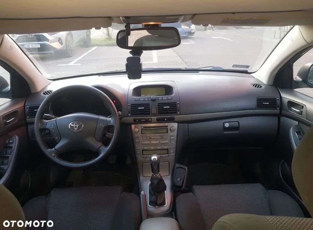 Toyota Avensis - 5
