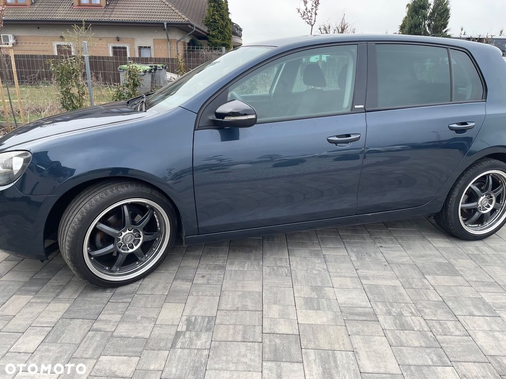 Volkswagen Golf 1.6 TDI DPF Highline - 23