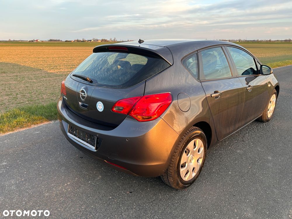 Opel Astra 1.6 Design Edition - 7