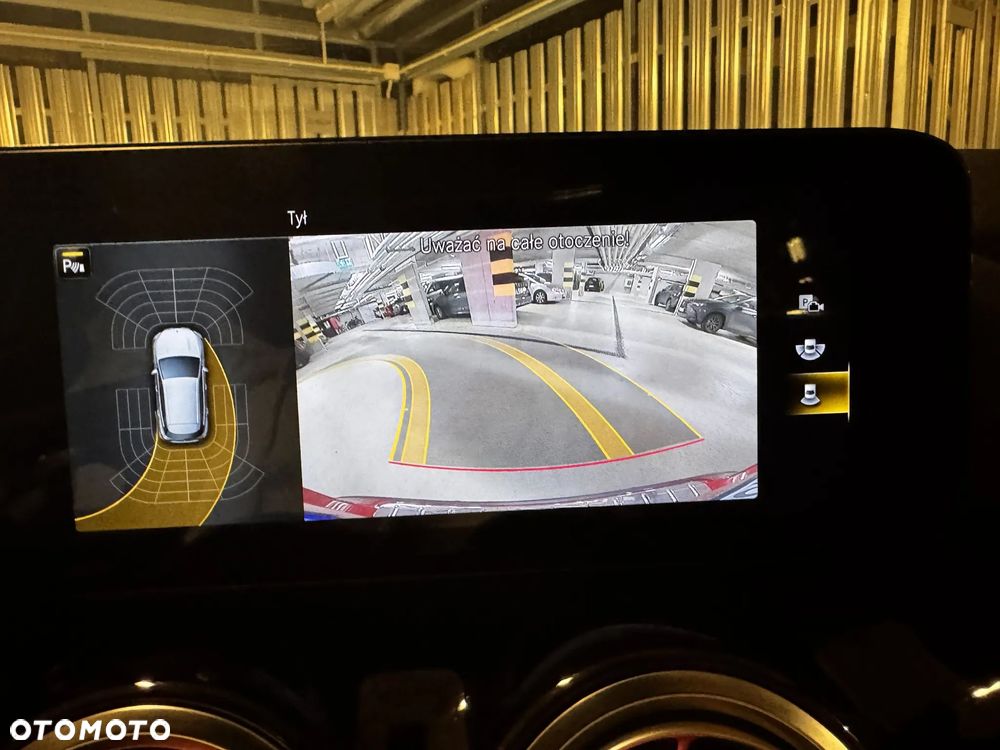 Mercedes-Benz GLA - 36