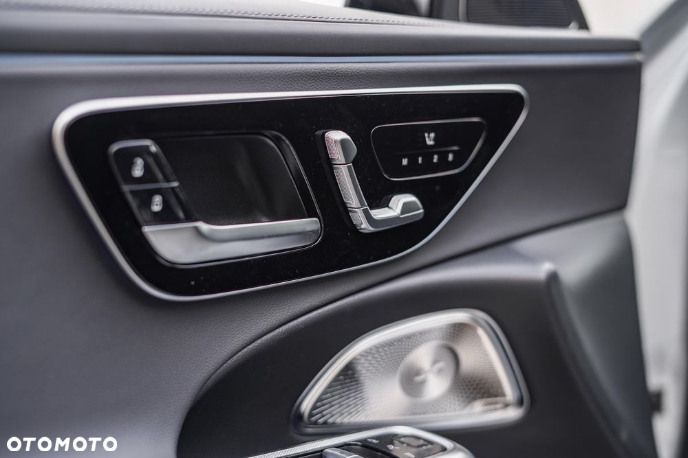 Mercedes-Benz Klasa E 220 d 4-Matic AMG - 18