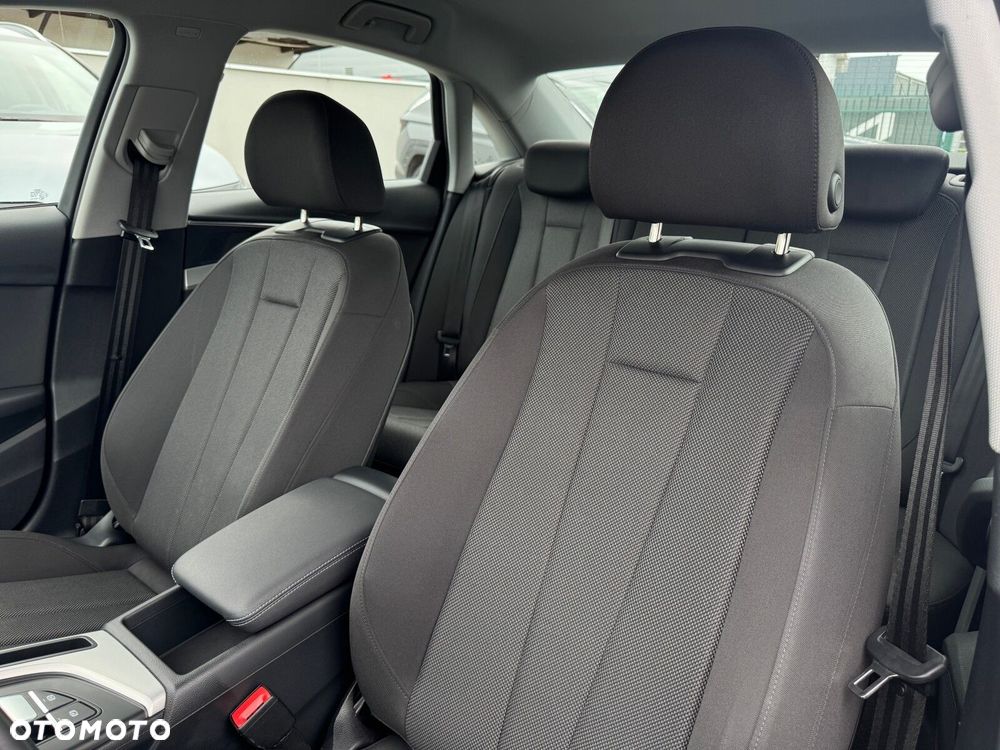 Audi A4 Limousine - 11
