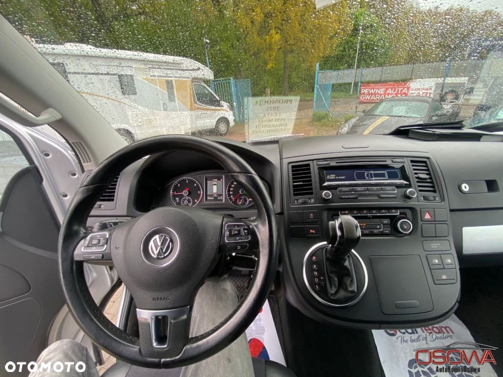 Volkswagen Multivan - 11