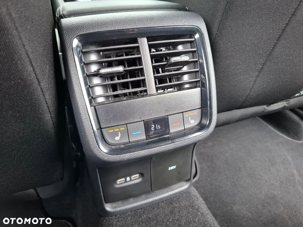 Skoda Octavia Combi 2.0 TDI DSG Clever - 33