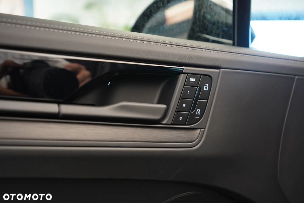 Porsche Cayenne Coupe - 11