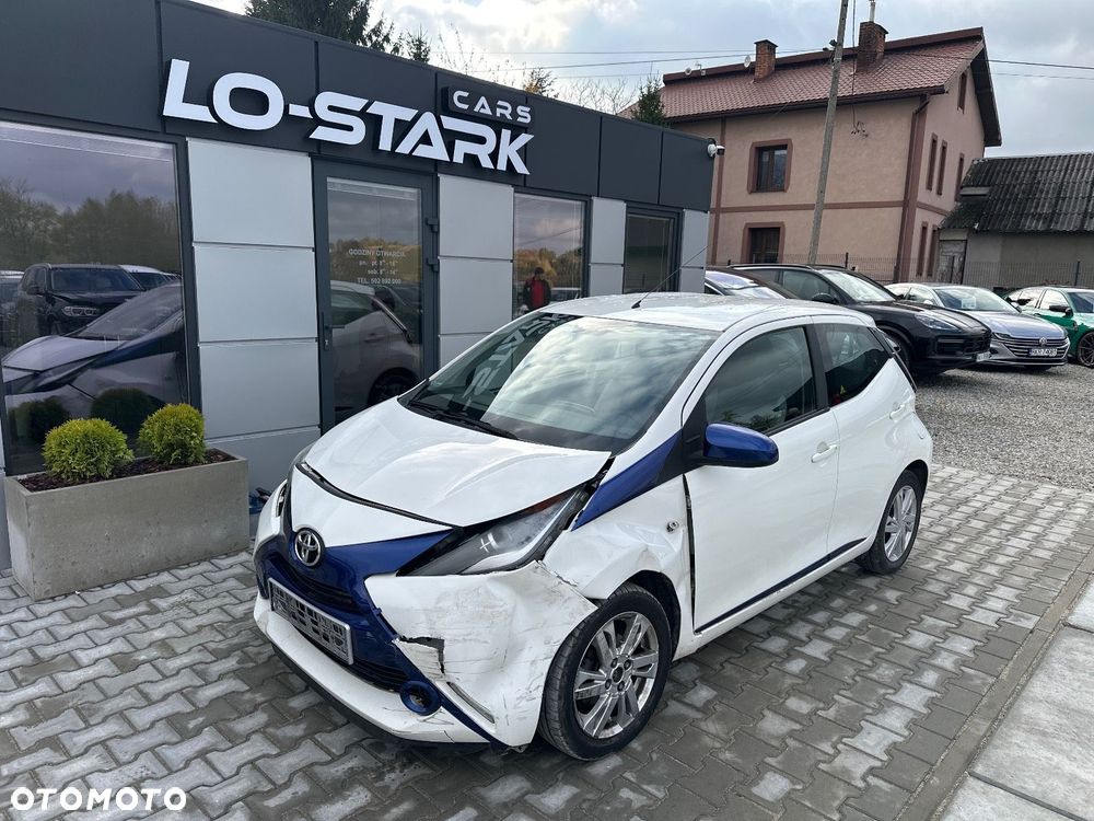 Toyota Aygo x-play - 1
