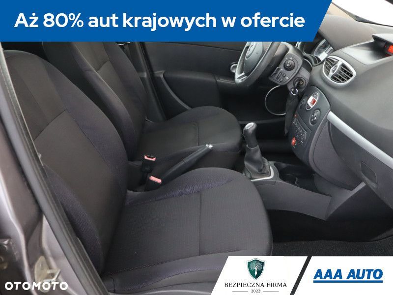 Renault Clio - 11