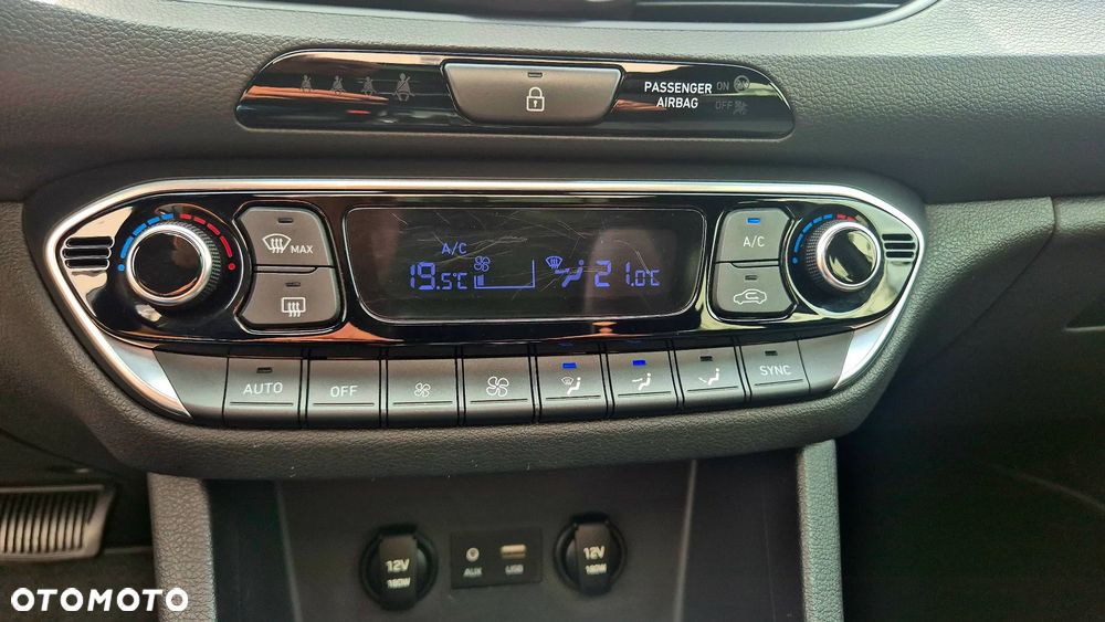 Hyundai i30 1.4 T-GDI DCT Premium - 24
