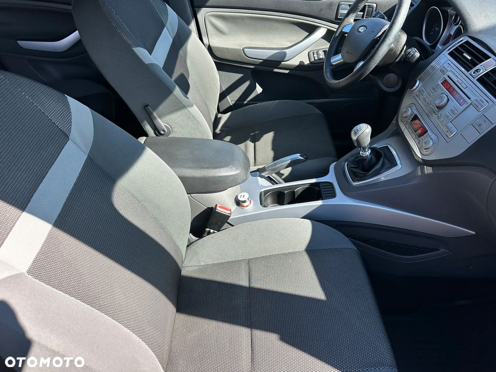 Ford Kuga 2.0 TDCi 2x4 Trend - 15